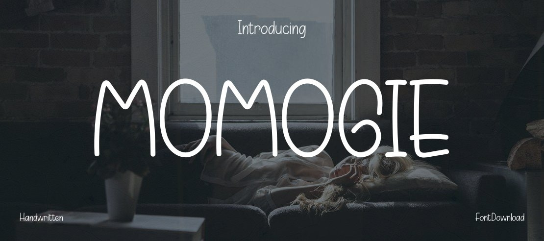 MOMOGIE Font